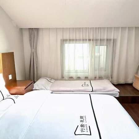 Xingshe Alley Courtyard Hotel Beijing Wangfujing Forbidden City Branch - Breakfast Included & English Speaking Reception & Free Wifi And Laundry Room & Hutong Culture & Cat-Keeping & Flower-Growing Terrace & One Day Tour Service & Free Coffee Экстерьер фото