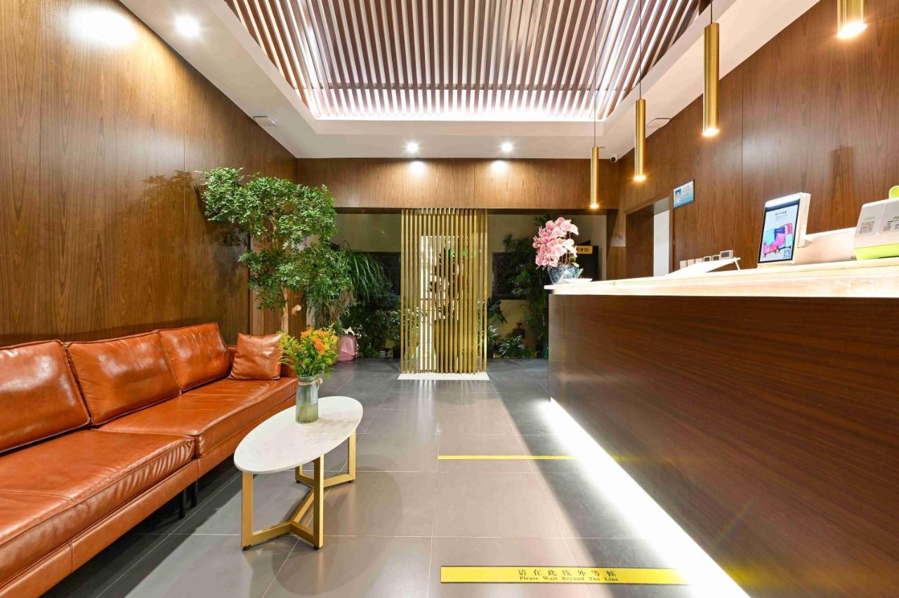 Xingshe Alley Courtyard Hotel Beijing Wangfujing Forbidden City Branch - Breakfast Included & English Speaking Reception & Free Wifi And Laundry Room & Hutong Culture & Cat-Keeping & Flower-Growing Terrace & One Day Tour Service & Free Coffee Экстерьер фото